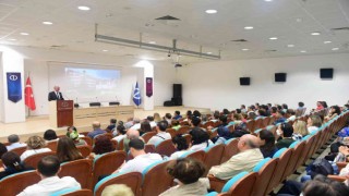 Eğitim Fakültesinin 40. yılına özel konferansta “Değişen Toplumda Öğretmenlik” konuşuldu
