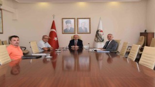 Eğitim yatırımları Vali Karadeniz başkanlığında değerlendirildi