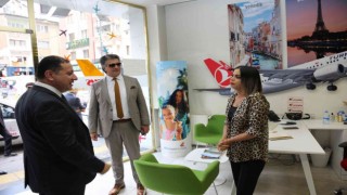 Eken, meclis üyesi adaylarıyla İstasyon Caddesinde