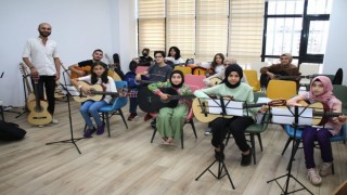 Elazığ Belediyesinin enstrüman kurslarına yoğun ilgi
