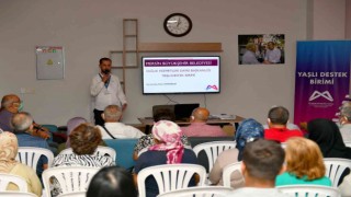 Emekli evi üyeleri alzheimer konusunda bilgilendirildi