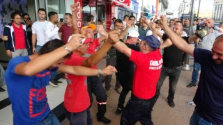 En düşük maaş 8 bin TL oldu, işçiler göbek atarak kutladı