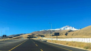 Erciyes beyaz örtüsünü giydi