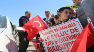 Erzurumda ‘Yayalara öncelik duruşu, hayata saygı duruşu sloganıyla yaya geçitleri kırmızıya boyandı