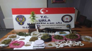 Evinde uyuşturucu yaparken yakalandı