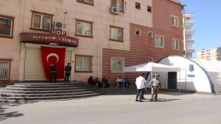 Evlat nöbetindeki babadan oğluna çağrı: Fırsat bulduğun an kaç gel