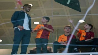 Galatasarayda yıldızlar tribünde