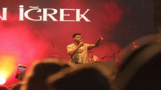 GastroAntep Festivalinin üçüncü gününde Emir Can İğrek sahne aldı