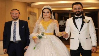 Gelin ve damada 4 milyon TLlik takı takıldı