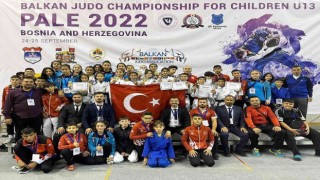 Gemlikli judocular Bosnadan madalya ile döndü