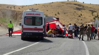 Gercüşte 2 yamaç paraşütçüsü yere çakılarak ağır yaralandı