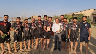 Gevaş Belediye Spor plaj futbolu şampiyonu oldu