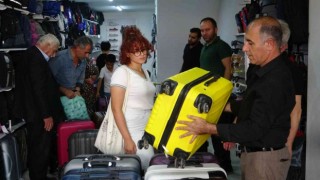 Gümrükte unutulan valizler Vanda satışa sunuldu