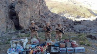 Gürpınarda PKKya ait yaşam malzemeleri ele geçirildi
