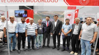 Hak sahibi çiftçiler tarım fuarında tapularına kavuştu
