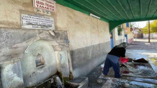 ‘Halı yıkanmaz ibaresinin altında halılarını yıkadı