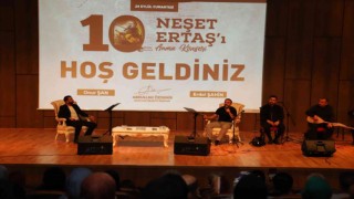 Halk ozanı Neşet Ertaş, Bağcılarda türküleriyle anıldı