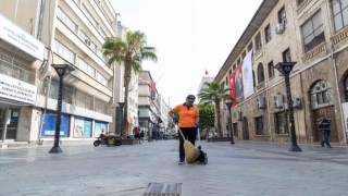 Hayallerinin peşinden koştu, temizlik işçisiyken solist oldu