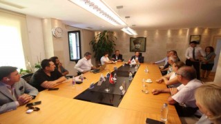 Hayırsever vatandaşlara plaketleri takdim edildi