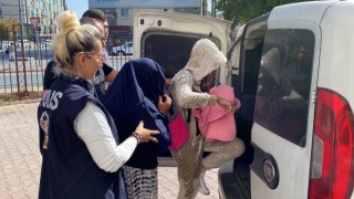 Hırsızlık suçundan aranan kadın çatıdaki özel bölmede yakalandı