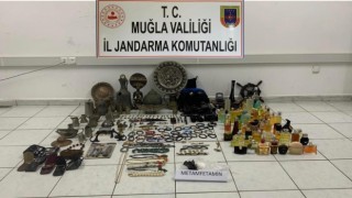 Hırsızlık şüphelileri jandarmadan kaçamadı