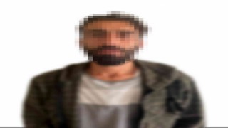 Hırsızlık yaparken suçüstü yakalanan şahıs polis memurunu bıçakladı