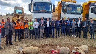 Hisarcık-Gediz yoluna ilk kazma vuruldu