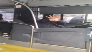 İETT şoförü yol soran kadına el hareketi yaptı