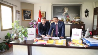 İhtiyaç sahibi öğrencinin forma ve kırtasiyesi Şehzadeler Belediyesinden