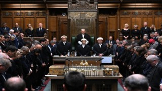İngiltere Parlamentosunda Kraliçe II. Elizabeth için özel oturum