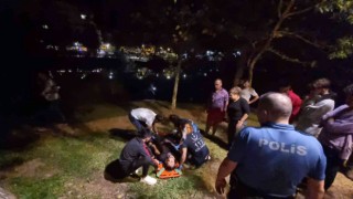 Irmakta boğulmak üzere olan kişiyi vatandaşlar kurtardı