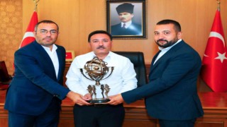 İşadamı Demirel ve Akgülden Vali Çiçeke ziyaret