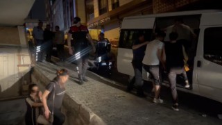 İstanbulda uyuşturucu baskınından kaçak göçmen çıktı