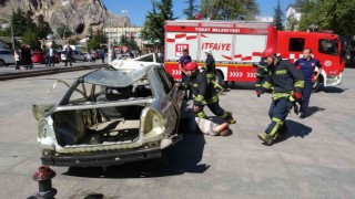 İtfaiyeciler usta oyuncuları aratmadı