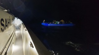İzmir açıklarında 82 düzensiz göçmen kurtarıldı