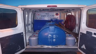 İzmirde 2 bin 300 litre bandrolsüz içki ele geçirildi