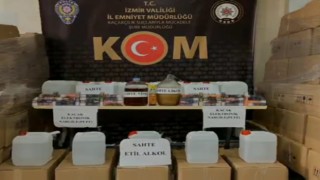 İzmirde 4 ayrı kaçakçılık operasyonu: Çok miktarda kaçak ürün ele geçirildi
