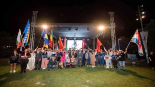 İzmirde Balkan Kültür Gecesi coşkusu