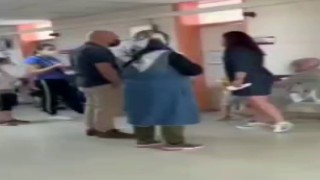 İzmirde doktordan hasta yakınına tepki çeken hareket
