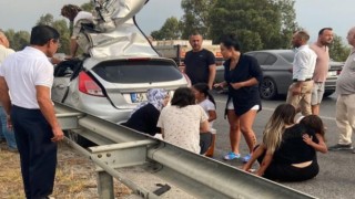 İzmirde feci kaza: Anne hayatını kaybetti, 3 çocuk yaralı