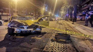 İzmirde kontrolden çıkan taksi kağıt toplayacısına çarptı: 1 ölü, 1 yaralı