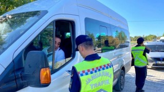 Jandarma ekipleri servis araçlarını denetlemeye başladı