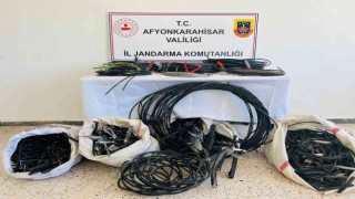 Kablo hırsızları kaçtıkları ormanlık alanda yakalandı