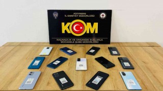Kaçak cep telefonları ele geçirildi