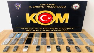 Kaçak telefonlarla yakalanan 3 şahıs gözaltına alındı