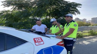 Kadıköyde usulsüz çakar ve siren kullanımına denetim: Sürücülere ceza yağdı