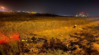 Kahramanmaraşta otomobil tarlaya uçtu: 1 ölü, 1 yaralı