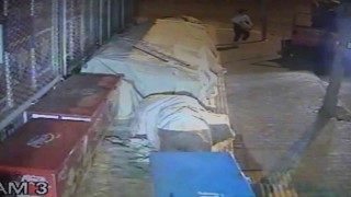 Kamyonla gelip bir torba patates çaldı