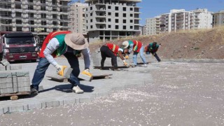 Karaköprüde üst yapı çalışmalarıyla yollar yenileniyor