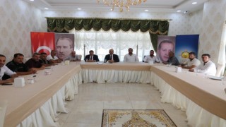 Karataş, gazetecilerle bir araya geldi